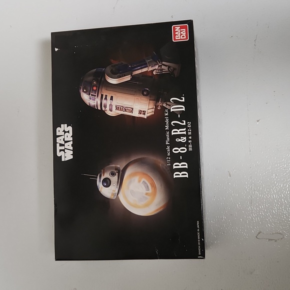 BB-8 & R2-D2 Model Kit - Picture 1 of 4